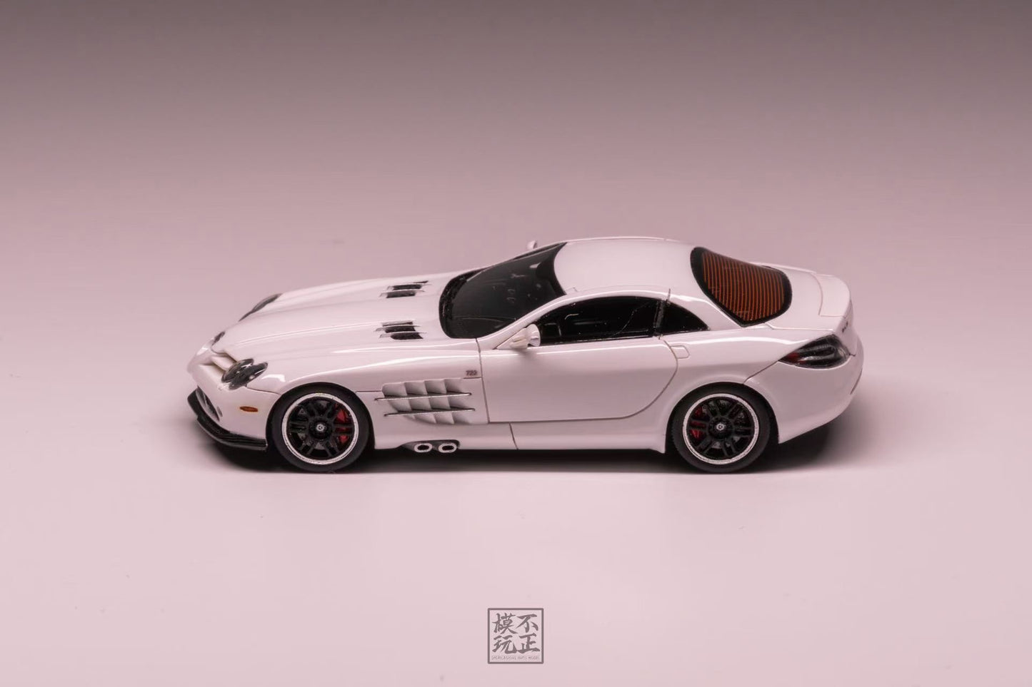 [Premium Resin Model] Car Lounge 1:64 Mercedes-Benz SLR McLaren 722 Edition White Premium Box Packaging Limited 399 Pieces