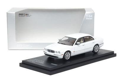 AR Box 1:64 Jaguar XJ350 White Onyx Jaguar Official Licensed