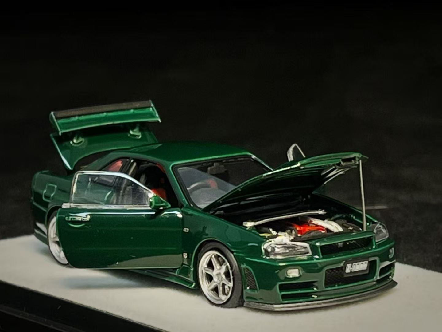 PGM 1:64 Nissan Skyline GT-R R34 Nismo Z-Tune British Green with Separated Display Engine Nissan Official Licensed (Normal Rectangle Box Edition)