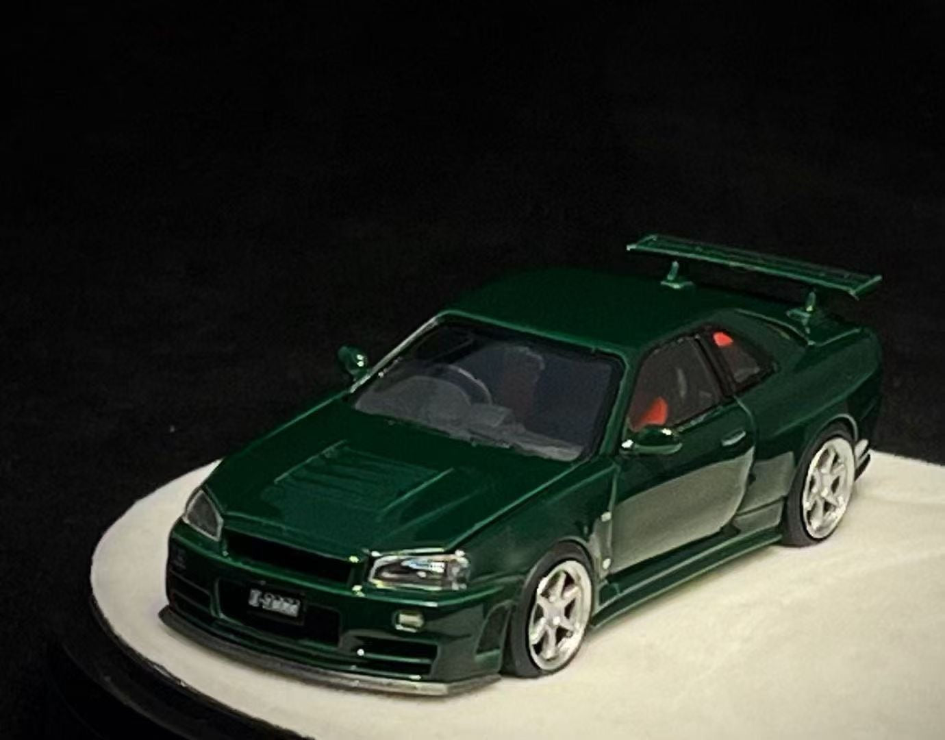 PGM 1:64 Nissan Skyline GT-R R34 Nismo Z-Tune British Green with Separated Display Engine Nissan Official Licensed (Normal Rectangle Box Edition)