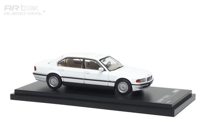 AR Box 1:64 BMW 7 Series Mk3 E38 750iL White BMW Official Licensed