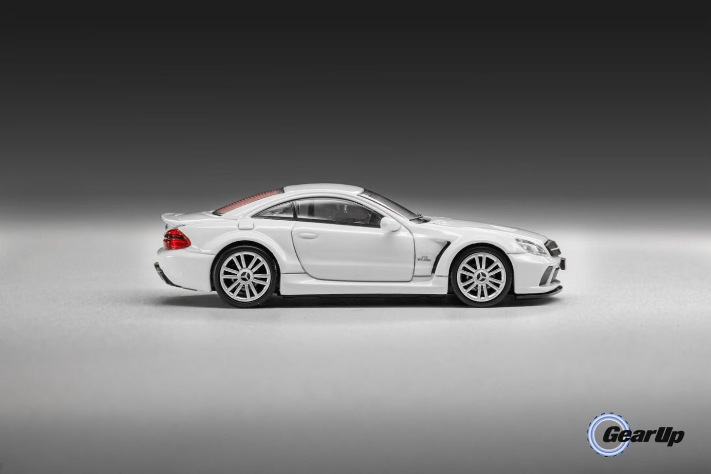 Gear Up Model 1:64 Mercedes-Benz SL65 AMG Black Series R230 2008 White