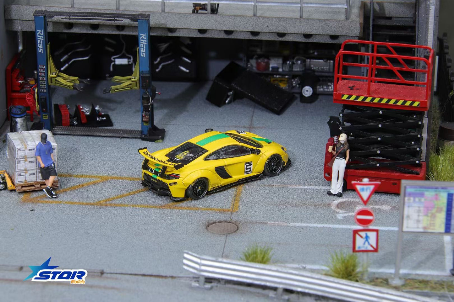 Star Model 1:64 McLaren MCL 650S Wide Body Yellow #5 Limited 499 Pieces