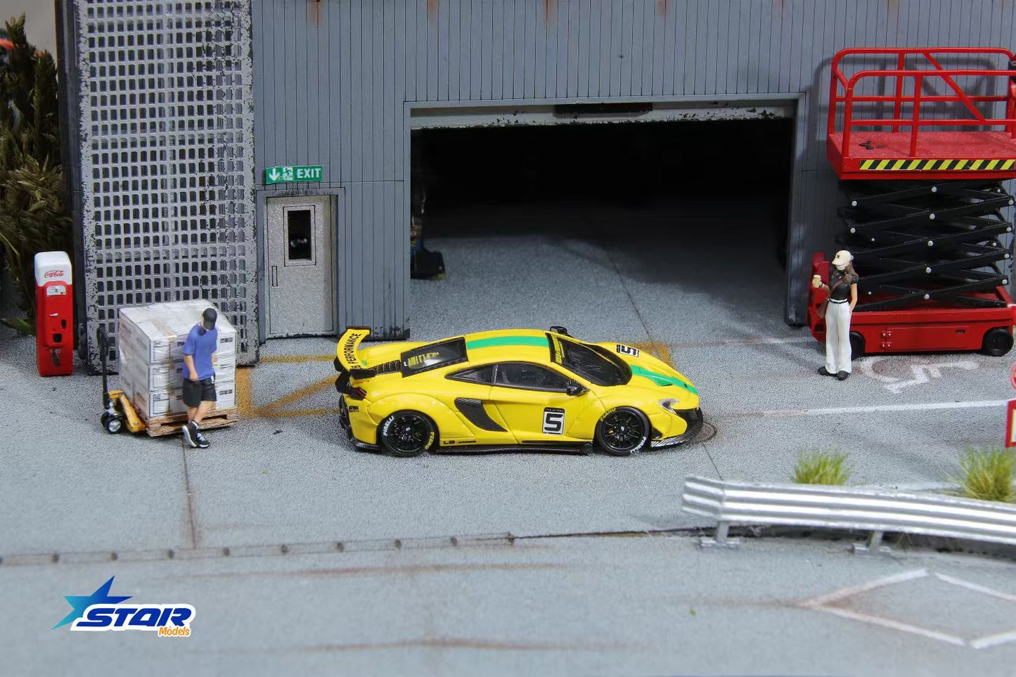 Star Model 1:64 McLaren MCL 650S Wide Body Yellow #5 Limited 499 Pieces