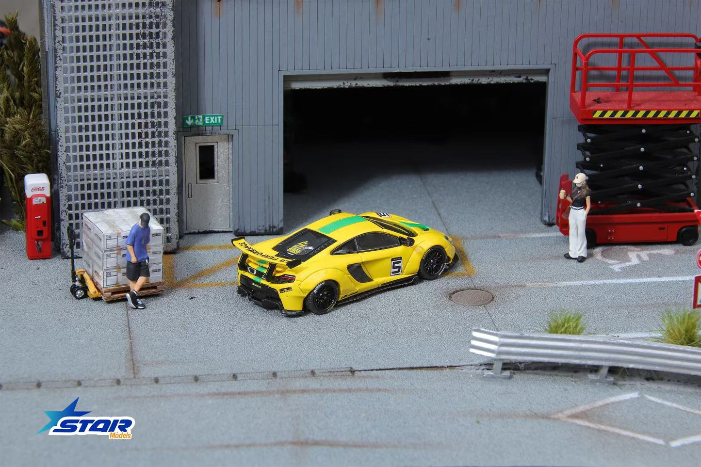 Star Model 1:64 McLaren MCL 650S Wide Body Yellow #5 Limited 499 Pieces