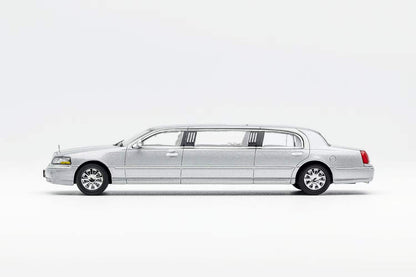 GCD 1:64 Lincoln Town Car 2003 Mk3 FN145 Limousine Extended Edition Silver