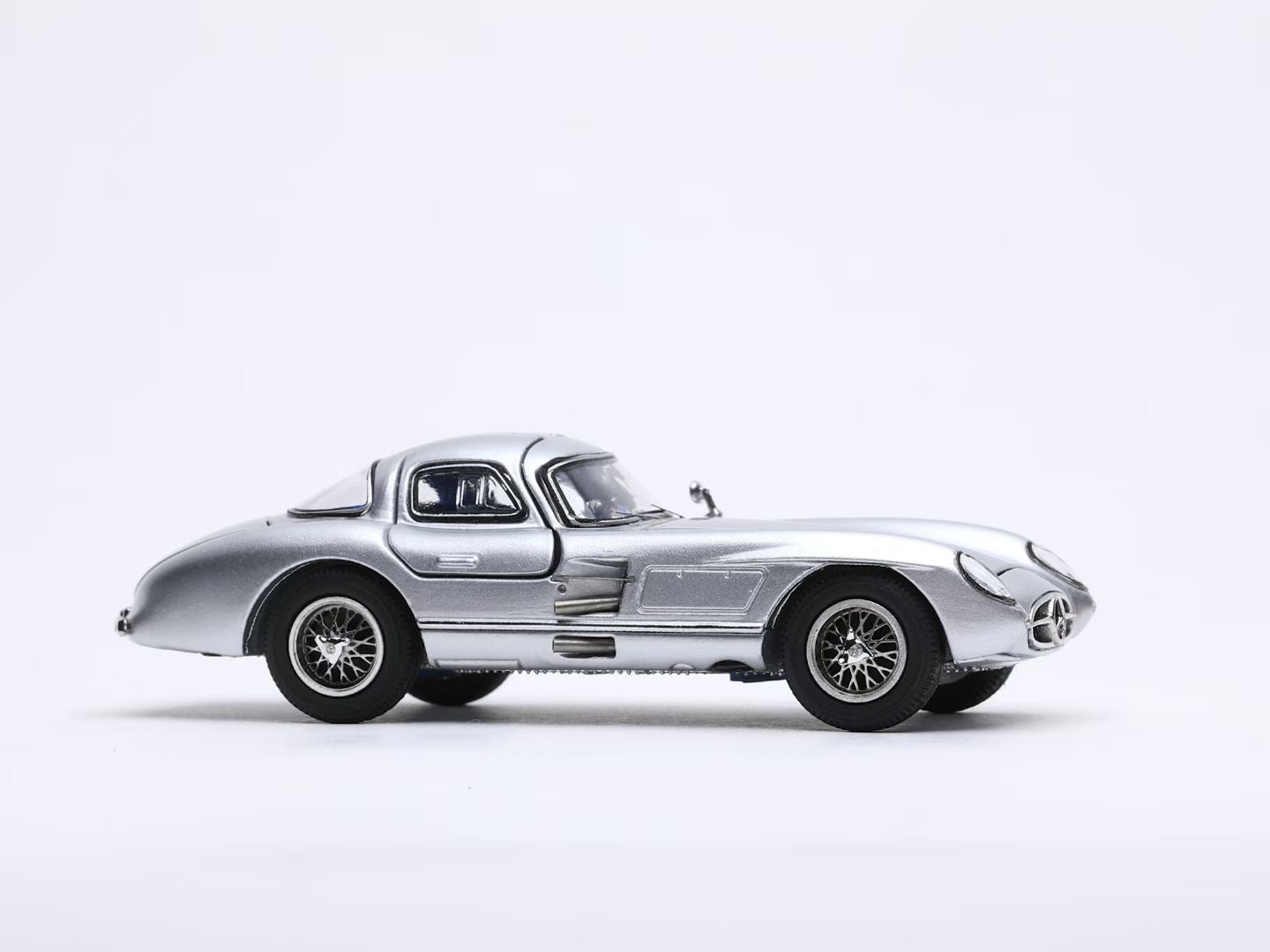 YS Model 1:64 Mercedes Benz SL Class MK1 300 SLR W196S 1955 Uhlenhaut Coupe Silver with Blue Interior (Openable Front Engine Hood and Gull Wing Doors)