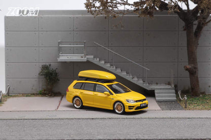 Zoom 1:64 Volkswagen Golf Mk7 7R Wagon Yellow with 4 Extra BBS Wheels + 2 Bicycles + Roof Box