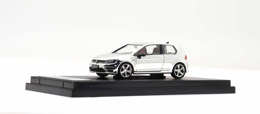 Zoom 1:64 Volkswagen Golf Mk7 7R 2 Doors Hot Hatch Chrome Silver