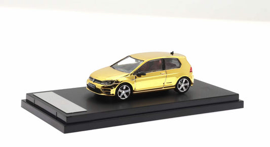Zoom 1:64 Volkswagen Golf Mk7 7R 2 Doors Hot Hatch Chrome Gold