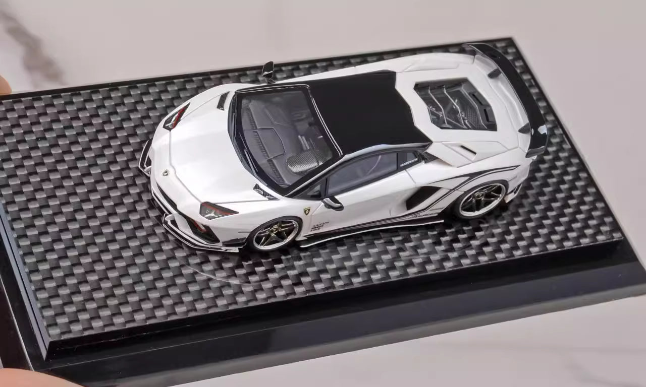 [Premium Resin Model] YM Model 1:64 Lamborghini Rowen Aventador S LP740-4 White with Black Top in Carbon Base Limited 299 Pieces
