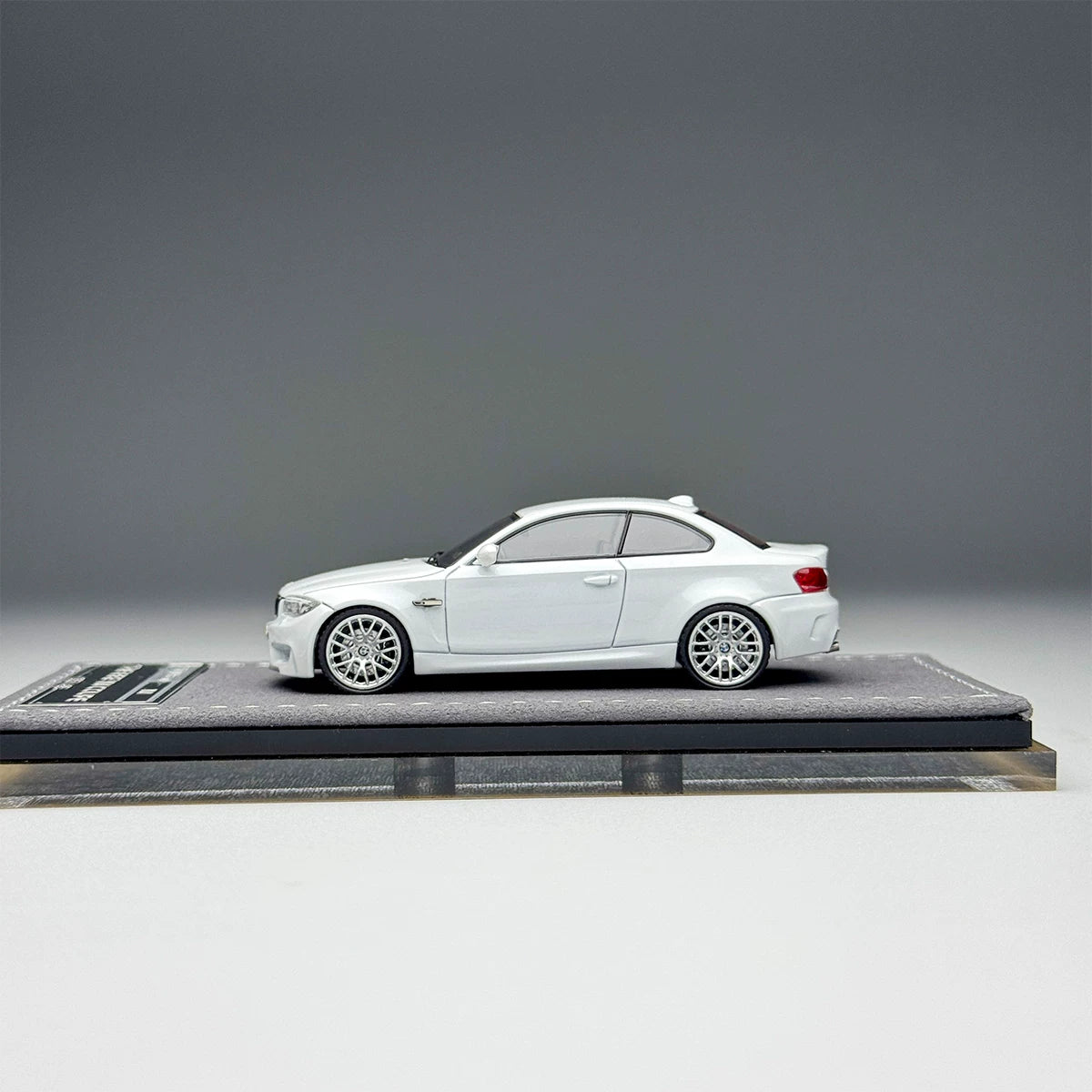 Mortal 1:64 BMW 1M Coupe E82 Pearl White in Premium Box Packaging