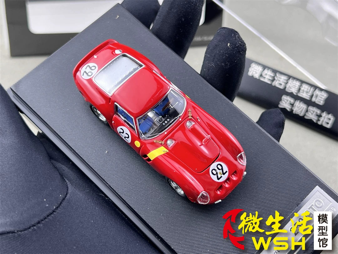 Classic Lover 1:64 250 GTO #22 Rosso Corsa Enquipe Nationale Belge & 1962 Le Mans 24H 3rd Position Openable Front Hood Detailed Engine