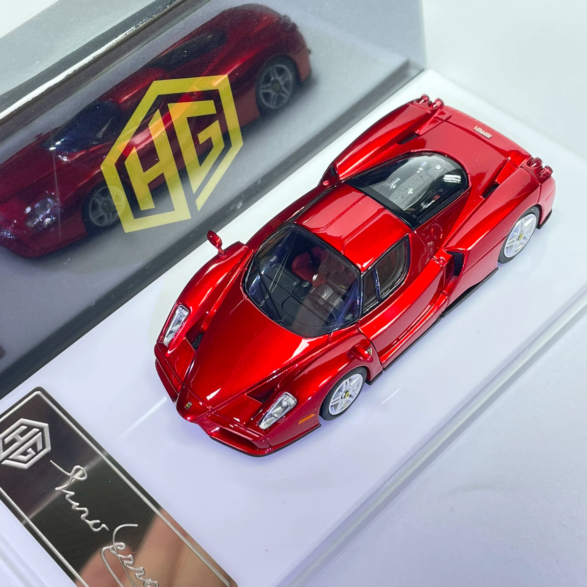 HG 1:64 Enzo Metallic Red
