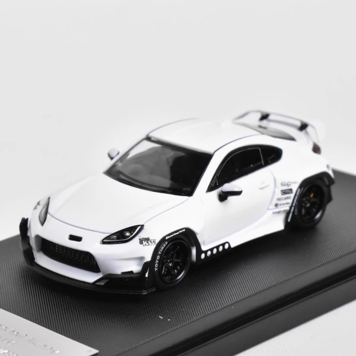 Fuji 1:64 Toyota Pandem GR86 Rocket Bunny White