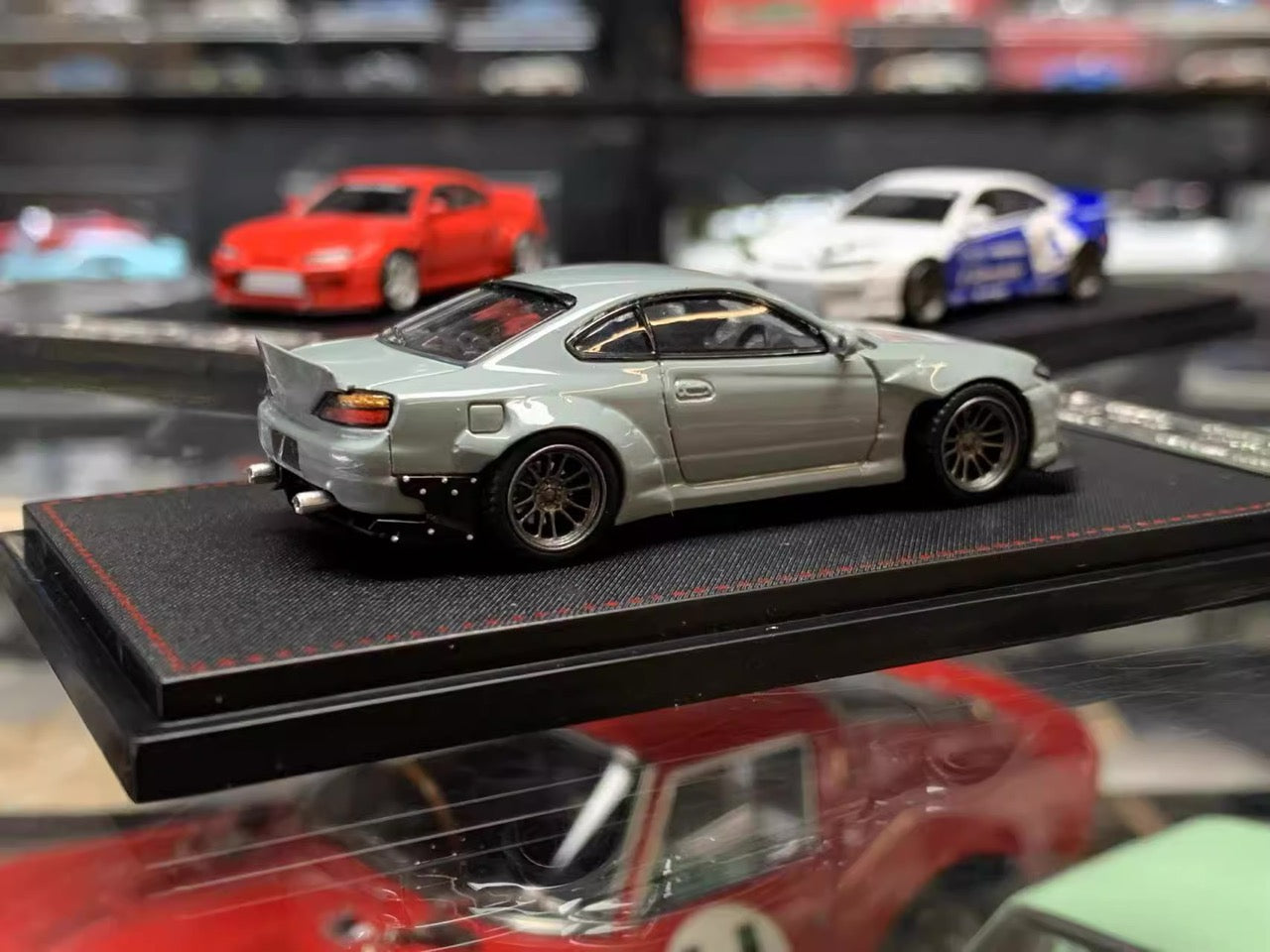 Street Weapon 1:64 Nissan Sliver S15 Rocket Bunny Cement Grey