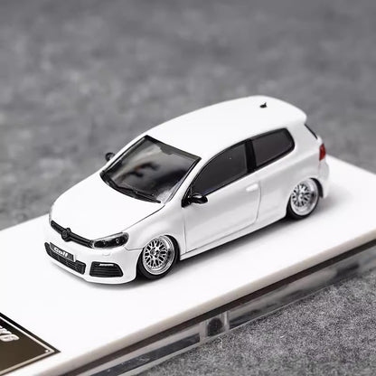 Maxwell 1:64 Volkswagen Golf GTI MK6 Pearl White BBS Wheels Low Stance Version Openable Front Hood Detailed Engine (China Beijing Hobby Expo HEC 2025 Event Edition)