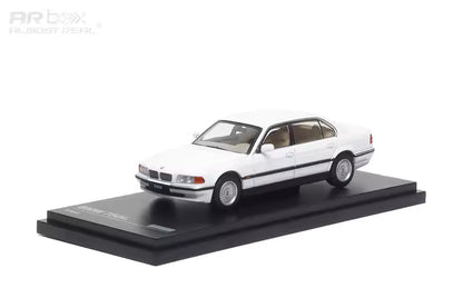 AR Box 1:64 BMW 7 Series Mk3 E38 750iL White BMW Official Licensed
