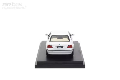 AR Box 1:64 BMW 7 Series Mk3 E38 750iL White BMW Official Licensed
