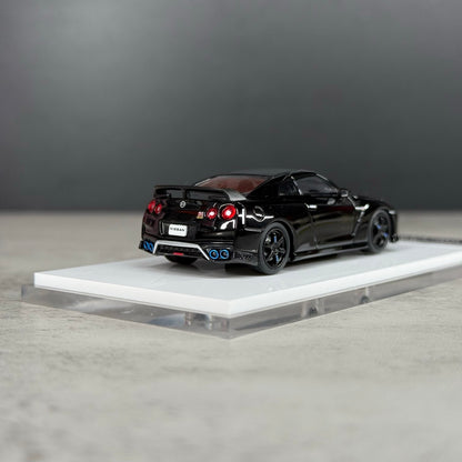 Motorhelix 1:64 Nissan GT-R R35 Pearl Black Customized Head Light Openable Front Hood Detailed Engine Official Licensed (Premium Box Packaging)