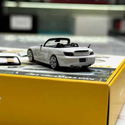 Motorhelix 1:64 Honda S2000 AP2 Official Licensed Grand Prix White Magnetic Assemble Parts Premium Packaging