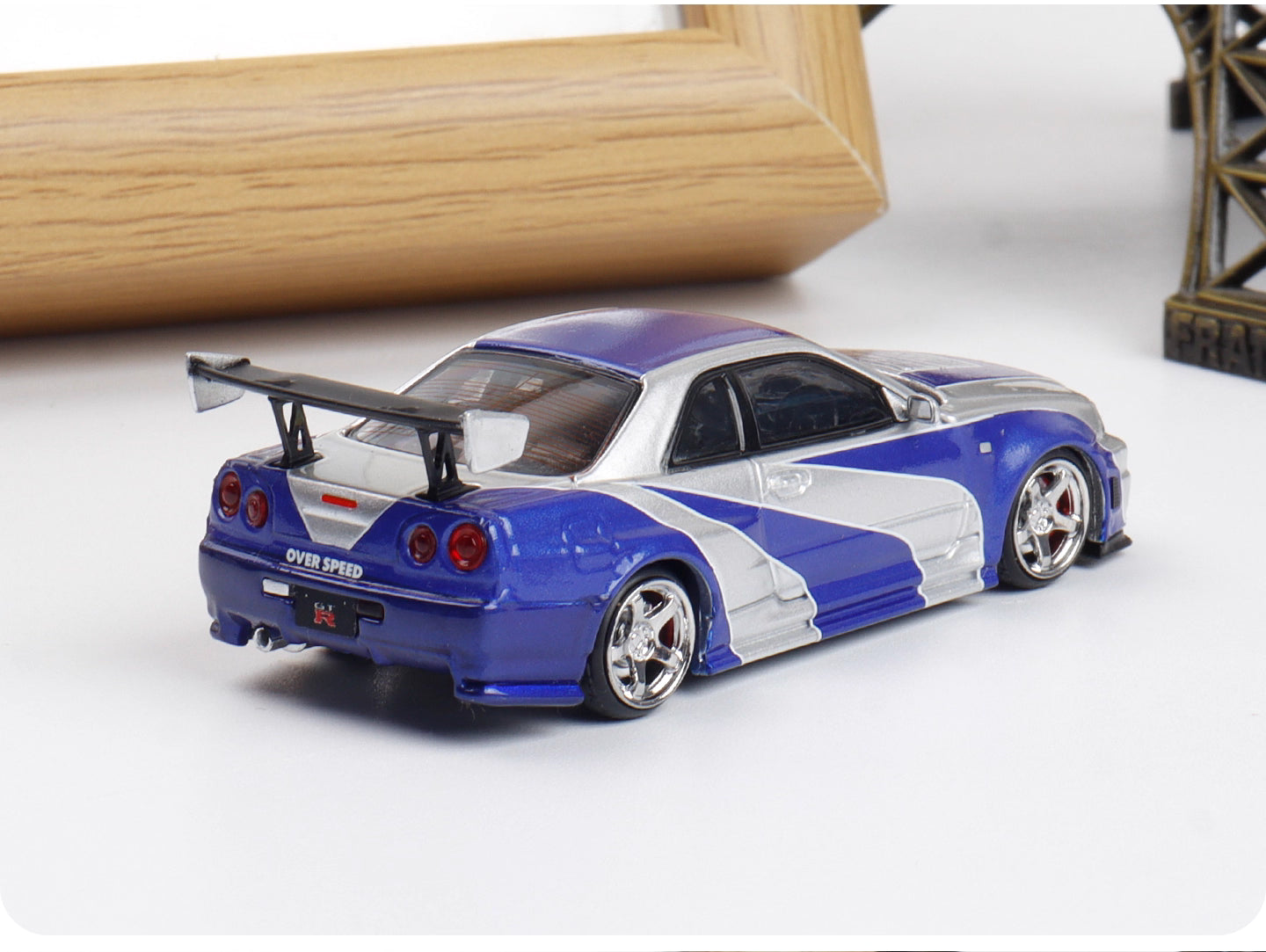 Fast Speed 1:64 Nissan GT-R BNR34 R34 Nismo Z-Tune Silver Blue Strips