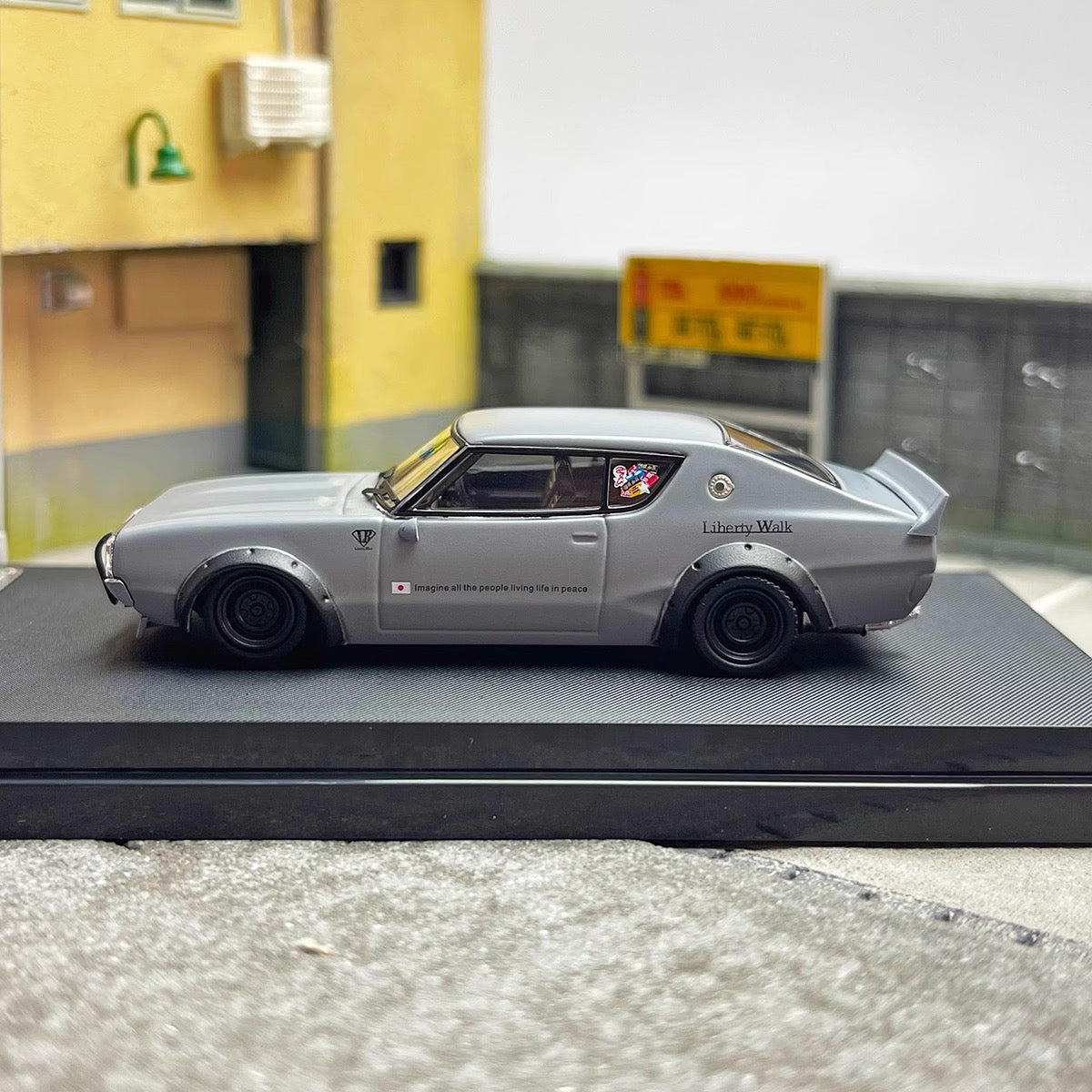 Zoom 1/64 Nissan Skyline 2000GT-R KPGC110 LBWK Liberty Walk Wide Body Grey