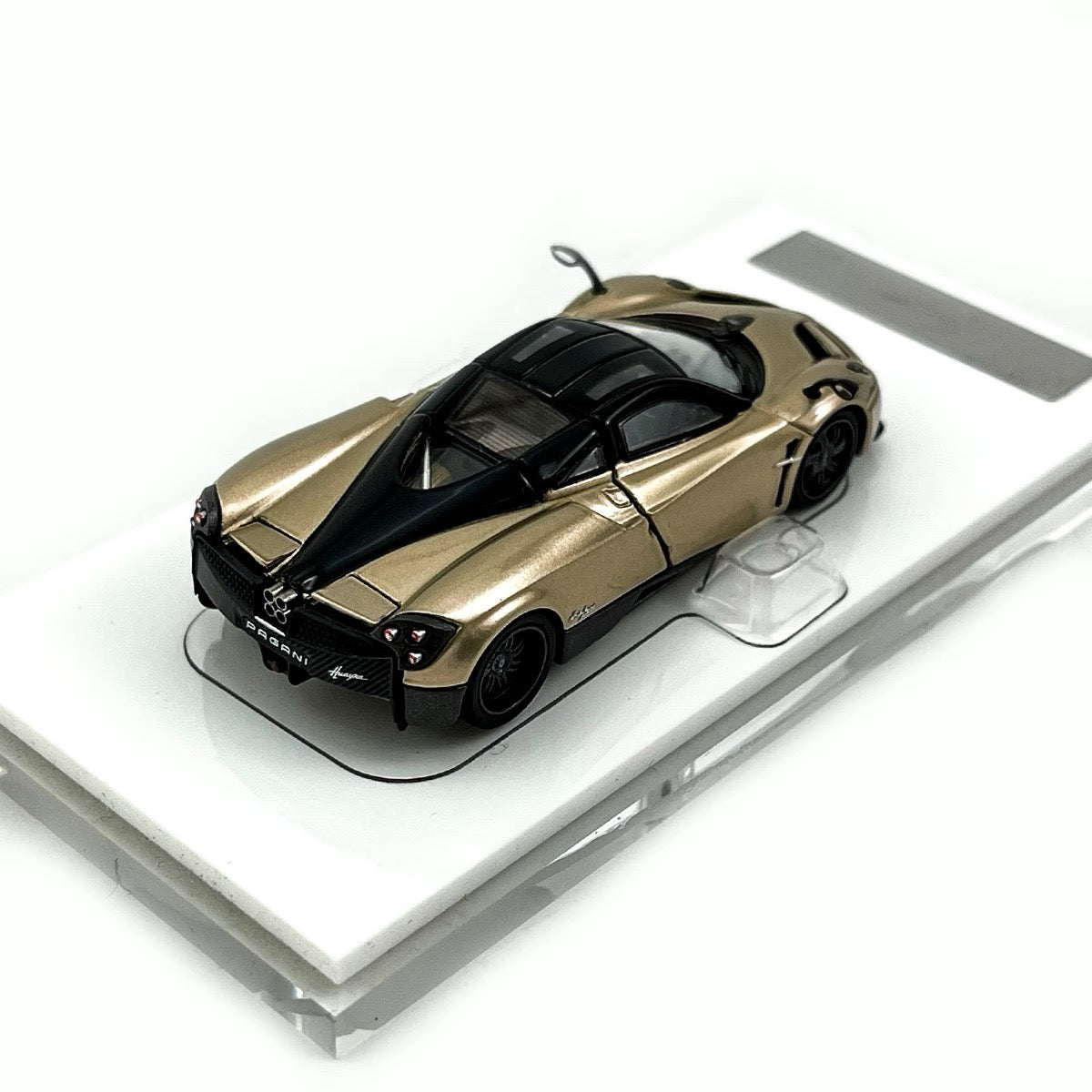 HKM Premium 1:64 Pagani Huayra Coupe 2014 Champagne Gold (Movable Rear Engine Boot, 2 Gull Wing Doors, Front and Rear Spoilers) Limited 999 Pieces