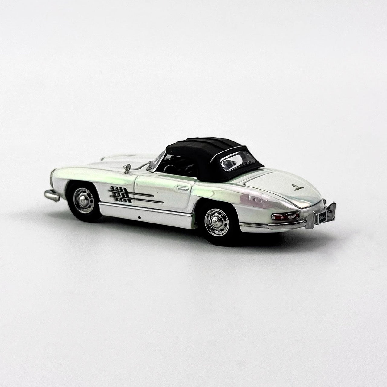 YS Model 1:64 Mercedes Benz SL Class MK1 300SL Roadster W198 Convertible Coupe Openable Front and Rear Hood Chrome White