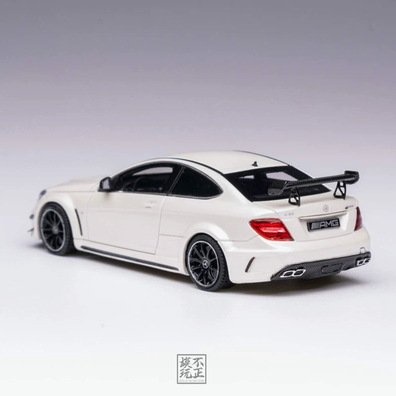 [Premium Resin Model] Car Lounge 1:64 Mercedes-Benz C63 Black Series C-Class W205 Diamond White Premium Box Packaging (Limited to 399 Pieces)