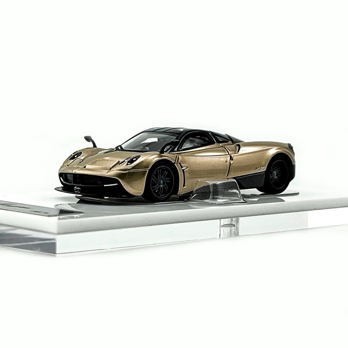 HKM Premium 1:64 Pagani Huayra Coupe 2014 Champagne Gold (Movable Rear Engine Boot, 2 Gull Wing Doors, Front and Rear Spoilers) Limited 999 Pieces