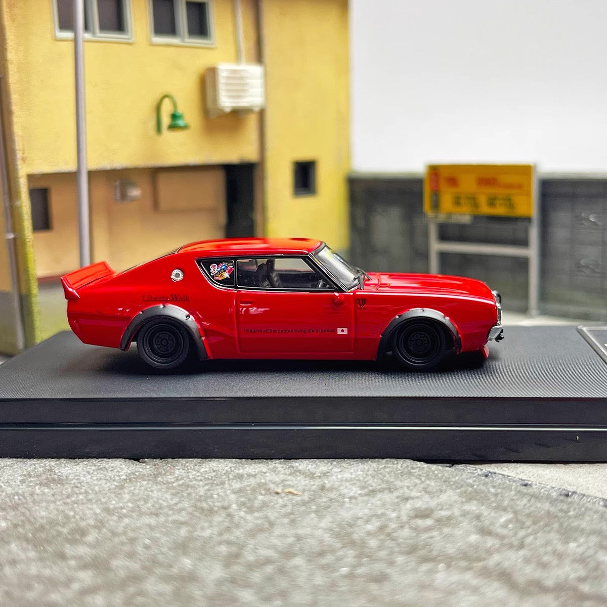Zoom 1/64 Nissan Skyline 2000GT-R KPGC110 LBWK Liberty Walk Wide Body Red