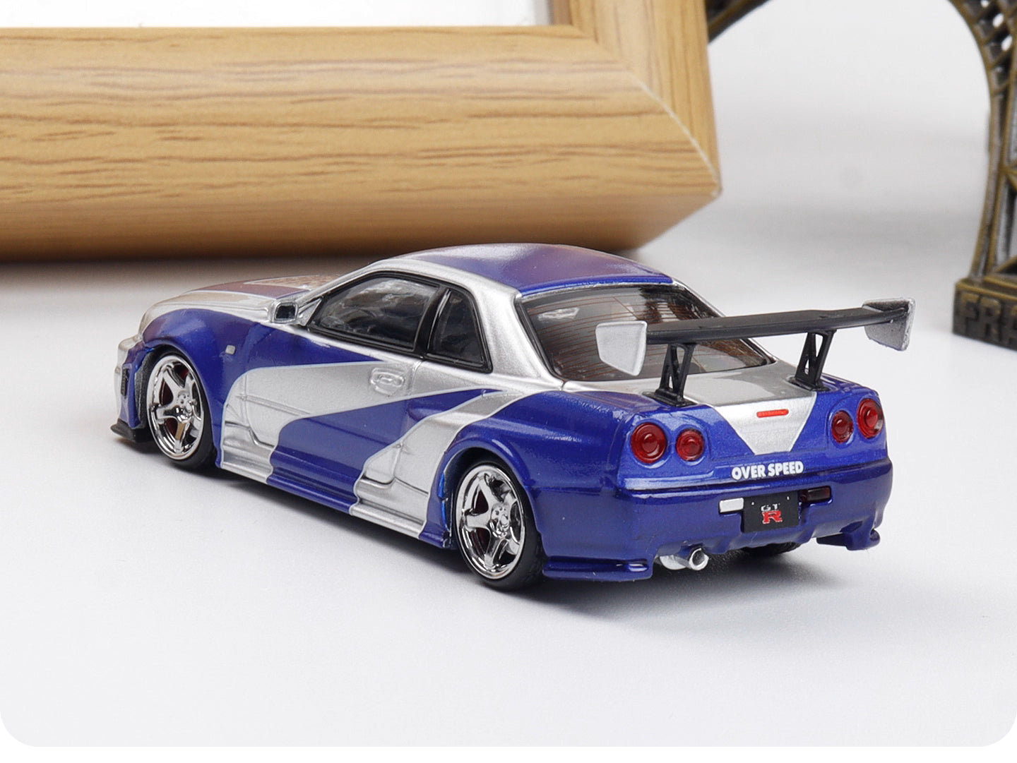 Fast Speed 1:64 Nissan GT-R BNR34 R34 Nismo Z-Tune Silver Blue Strips