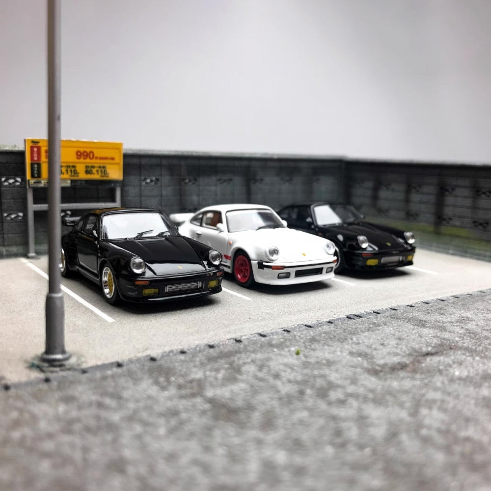 Master Model 1:64 Porsche 930 Turbo Open Engine Hood Wangan Midnight Black Bird Modified Edition- White with Red Wheels