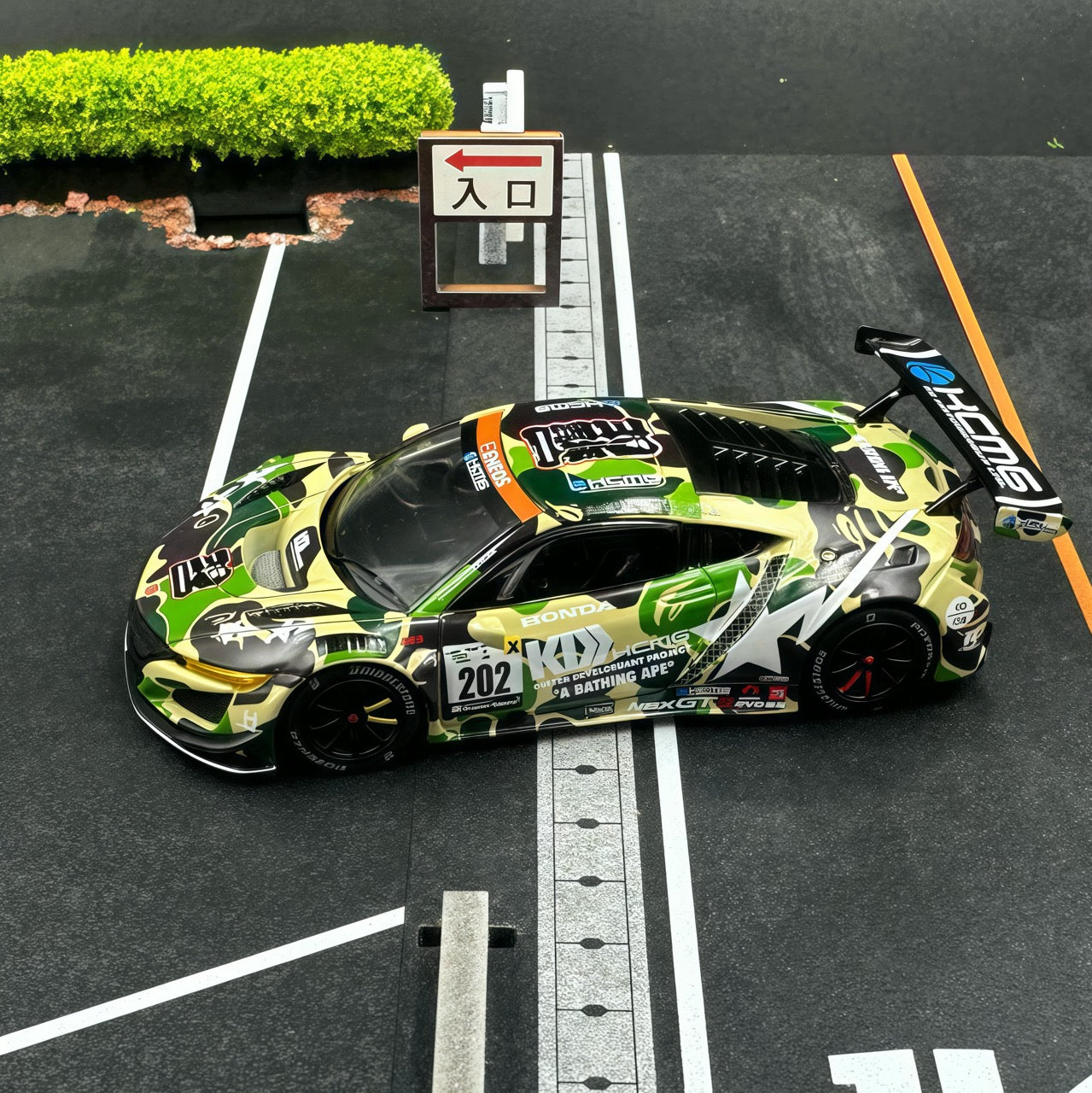 Pop Race 1:64 Honda NSX GT3 EVO 22 BAPE A Bathing Ape Green Beijing Special Edition