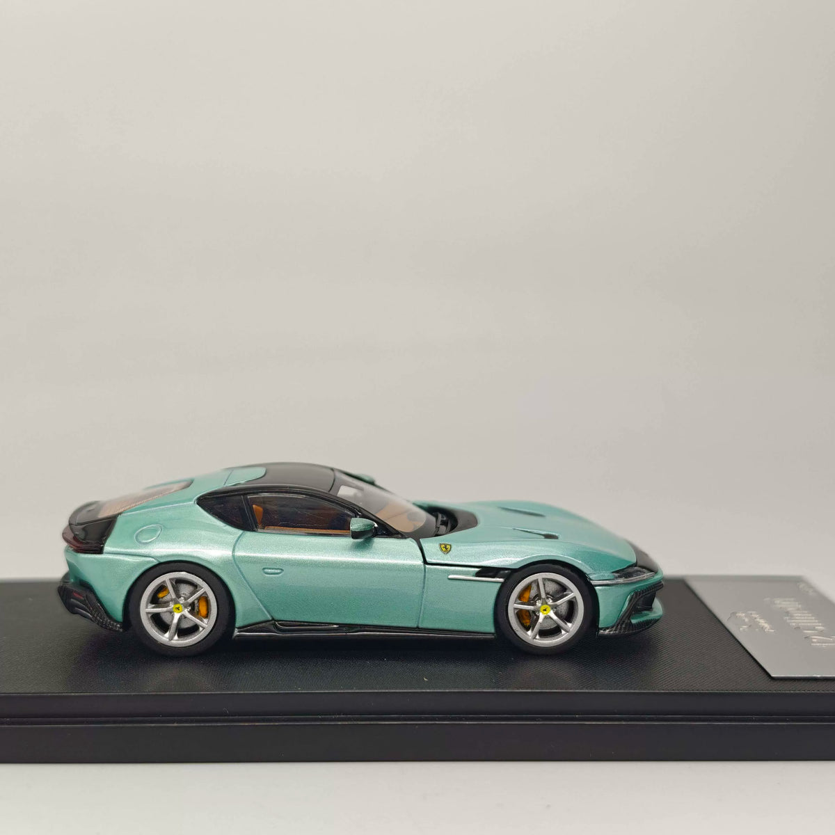 7CM Model 1:64 12Cilindri Hard Top Coupe Celeste Trevi Green Openable Front Good Detailed Engine