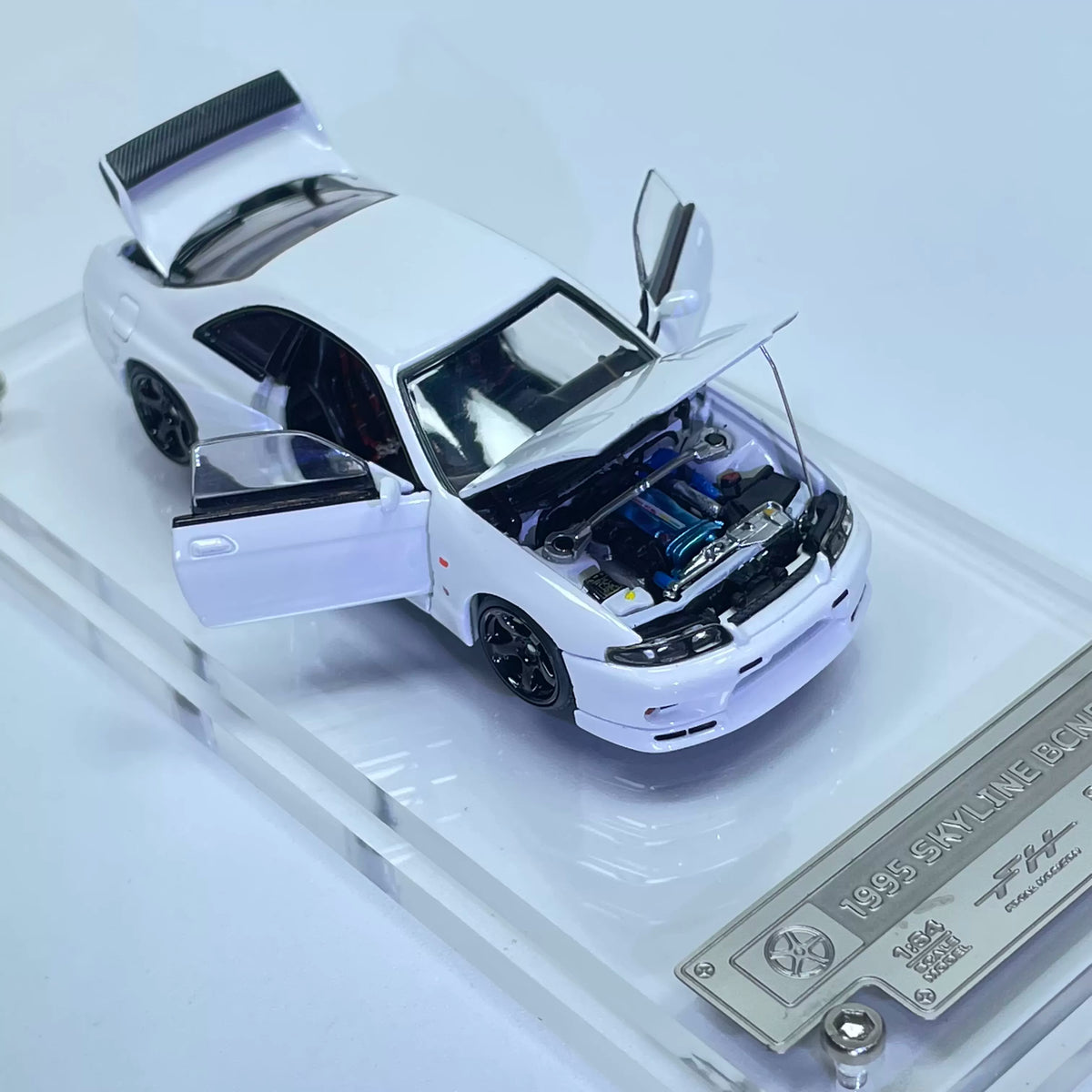 Focal Horizon 1:64 GT-R R33 Skyline BCNR33 Original White with Decal Stickers (ALL OPEN Doors and Hoods with Detailed Engine) Premium Case and Box Packaging