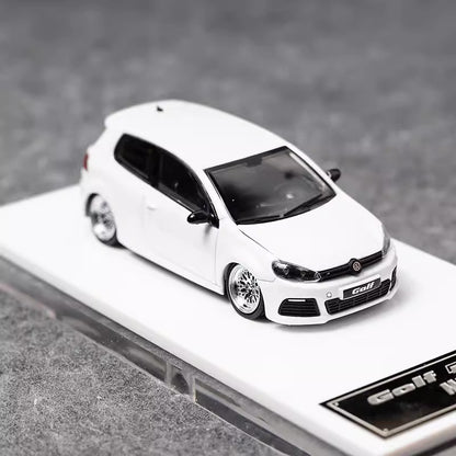 Maxwell 1:64 Volkswagen Golf GTI MK6 Pearl White BBS Wheels Low Stance Version Openable Front Hood Detailed Engine (China Beijing Hobby Expo HEC 2025 Event Edition)