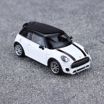 Stance Hunters 1/64 Mini Cooper F56 JCW John Cooper Works White