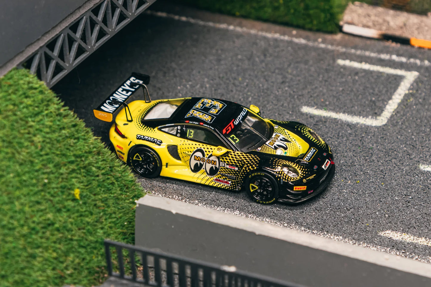 Tarmac Works 1/64 Porsche 911 GT3 R GT World Challenge Asia 2025 Phantom Global Racing #13 with Tarmac Cards - Tarmac Works x iXO Models HOBBY64