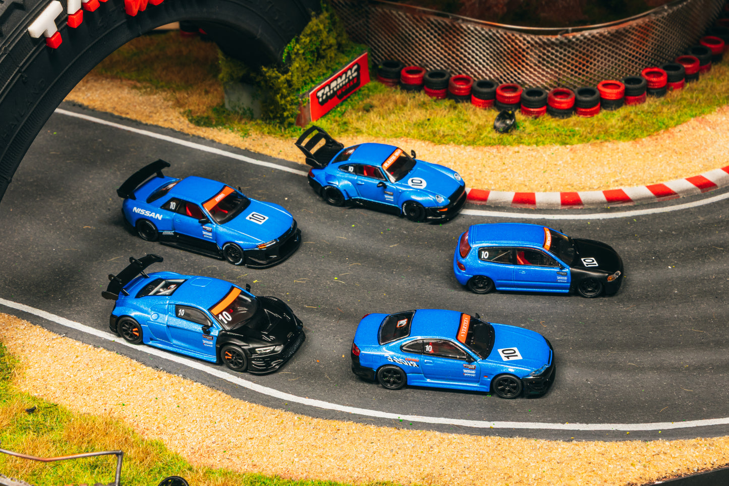 Tarmac Works 1:64 10th Anniversary Box Set - 5 Model Cars + Tarmac Cards