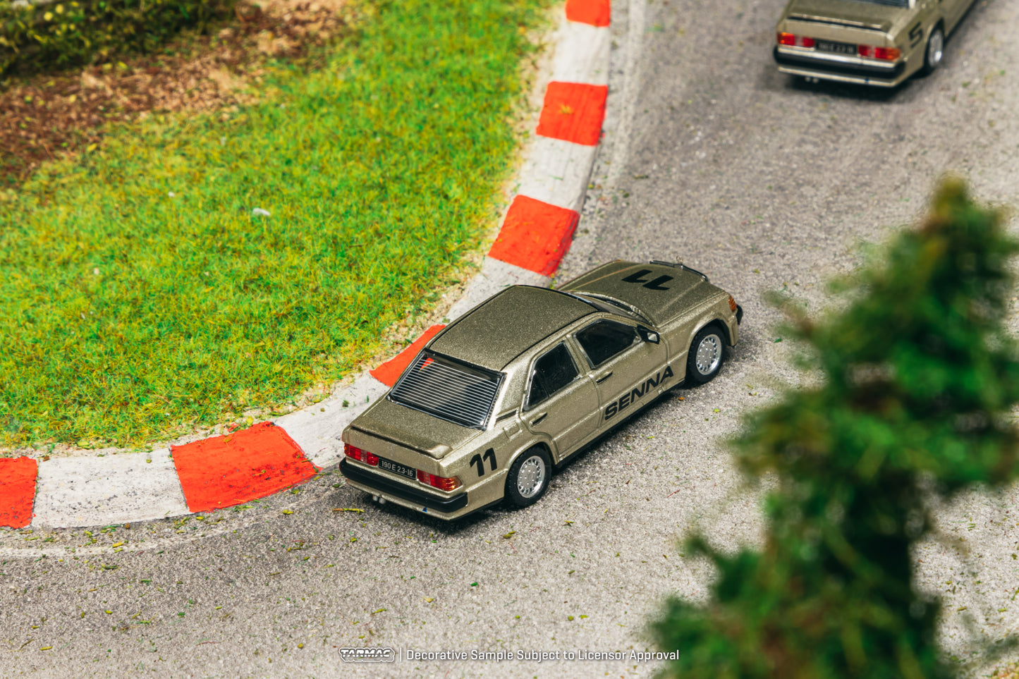 Tarmac Works 1/64 Mercedes-Benz 190 E 2.3-16 Race of Champion 1984 #11 - GLOBAL64