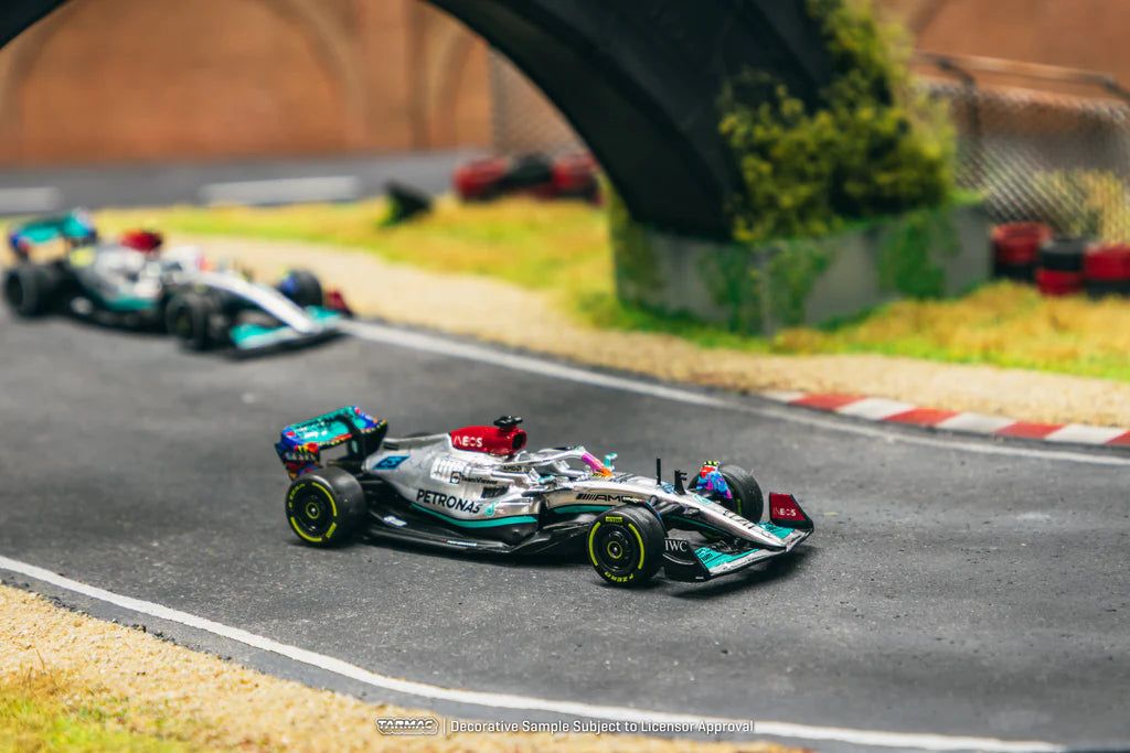 Tarmac Works X iXO Models 1/64 Mercedes-AMG F1 W13 E E Performance Miami Grand Prix 2022 #63 George Russell- GLOBAL64