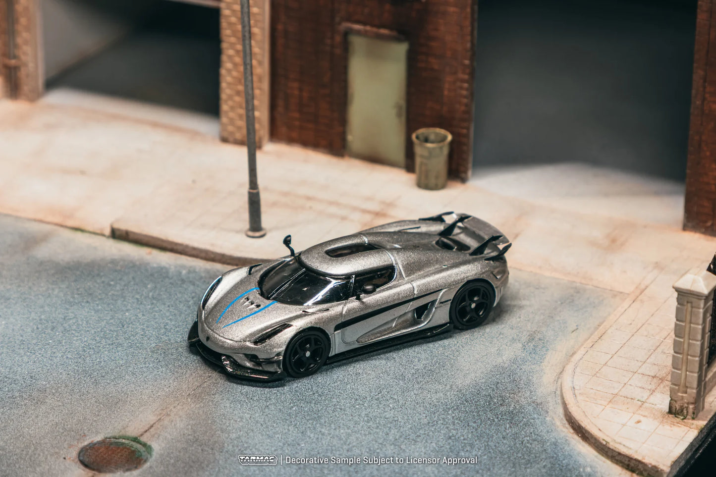 Tarmac Works 1/64 Koenigsegg Regera Silver Metallic / Blue Accents with Tarmac Cards Combo Set - Tarmac Works GLOBAL64