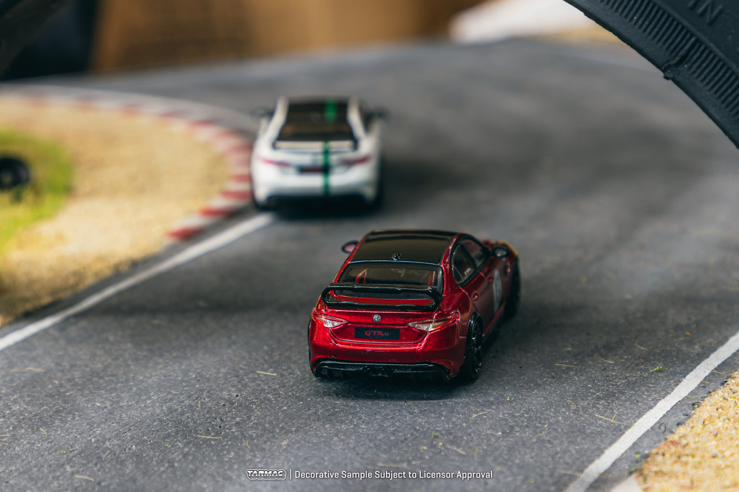 Tarmac Works 1/64 Alfa Romeo Giulia GTAm Red/Yellow - GLOBAL64