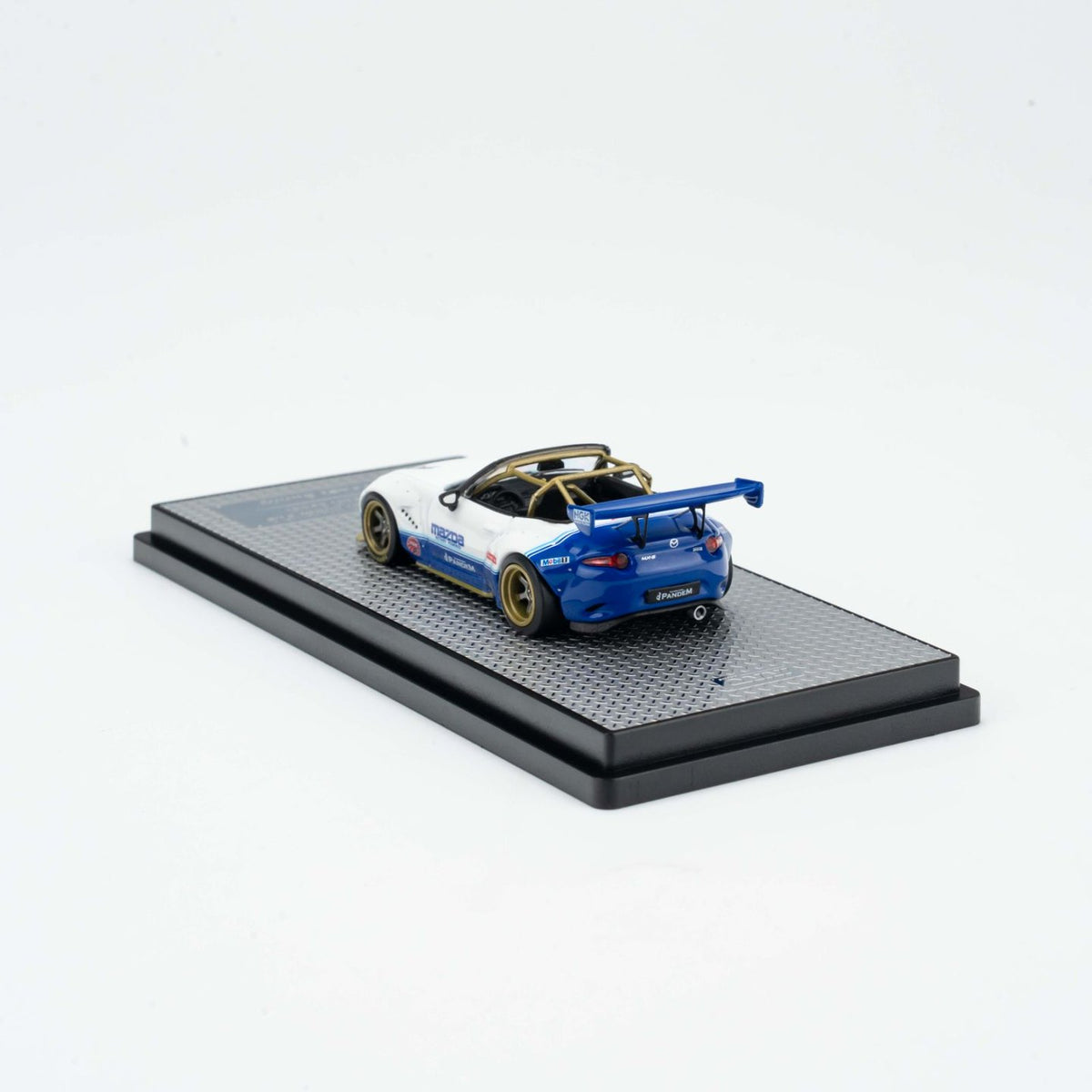 INNO64 1:64 MAZDA MX-5 ND Miata PANDAEM ROCKET BUNNY V1.0 (IN64-MX5P-ND-01)