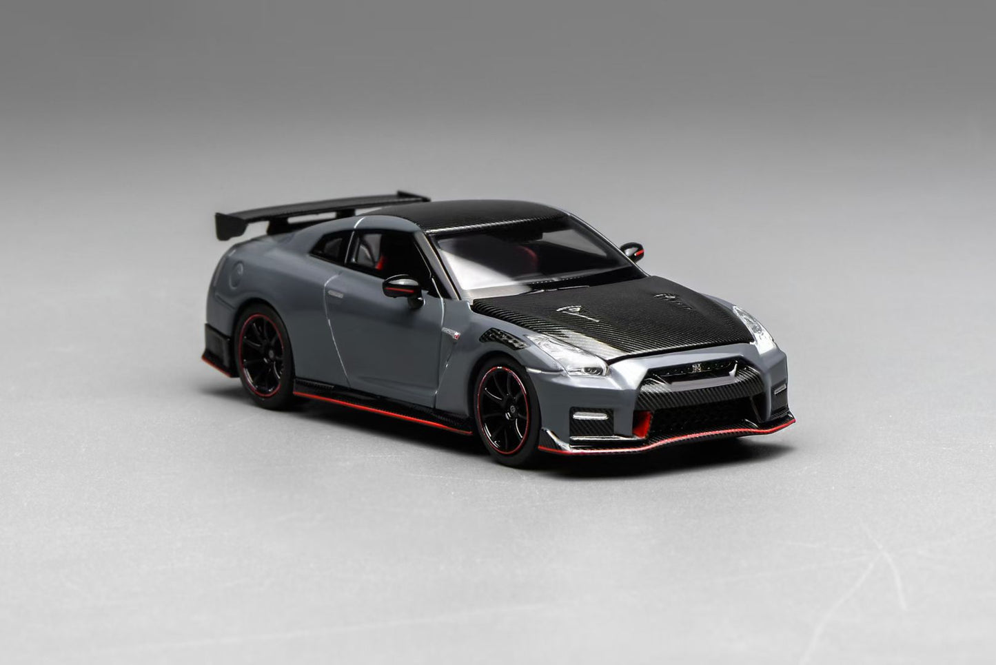 Motorhelix 1:64 Nissan GT-R R35 Special Edition 2022 NISMO Stealth Gray Openable Front Hood Detailed Engine Official Licensed (Premium Box Packaging)