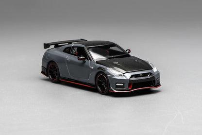 Motorhelix 1:64 Nissan GT-R R35 Special Edition 2022 NISMO Stealth Gray Openable Front Hood Detailed Engine Official Licensed (Premium Box Packaging)