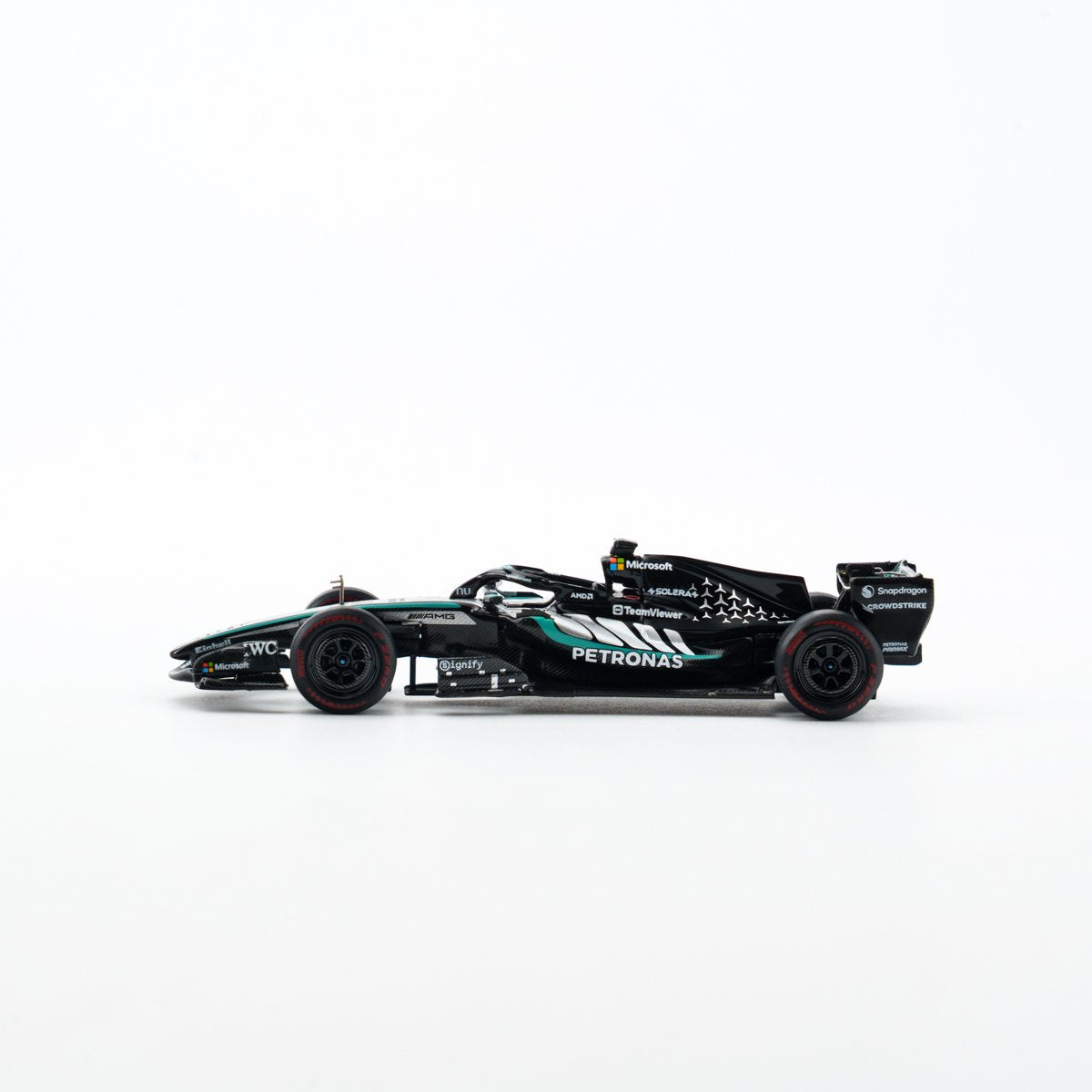 MINICHAMPS 1:64 MERCEDES-AMG PETRONAS FORMULA ONE TEAM W17 - GEORGE RUSSELL - WINNER SPRINT CHINA GP 2026 With FIGURINE AND POSITION BOARD