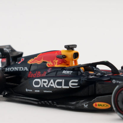 MINICHAMPS 1:64 ORACLE RED BULL RACING RB21 - MAX VERSTAPPEN - WINNER EMILIA-ROMAGNA GP 2025  With FIGURINE, 2X PITBOARD AND POSITION BOARD